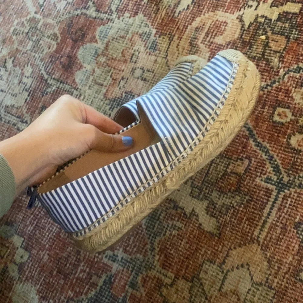 J Crew Canvas espadrille flats in stripe AX908